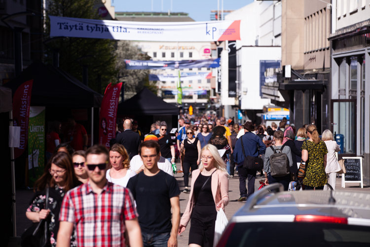 Kirkkopäivät Jyväskylässä 2019 / Kauppakadun Kirkkotoritunnelmaa. Kuva: Heikki Kynsijärvi